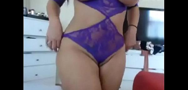  gorgeous big round booty and boobs latin